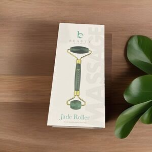 Beauty By Earth Jade Roller